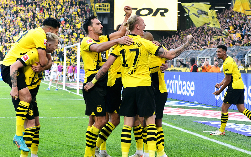 Borussia Dortmund - Ulsan Hyundai .jpg