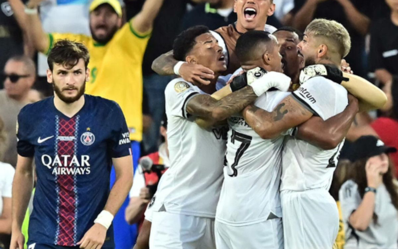 PSG-Seattle Sounders.jpg