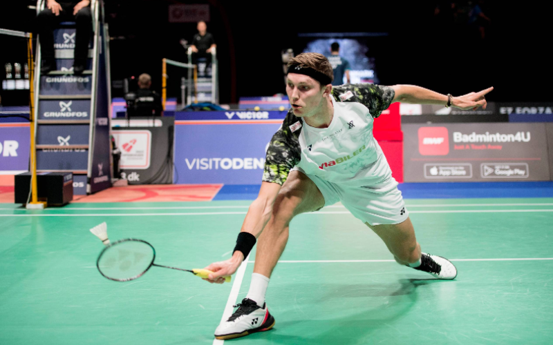 viktor-axelsen viktor-axelsen
